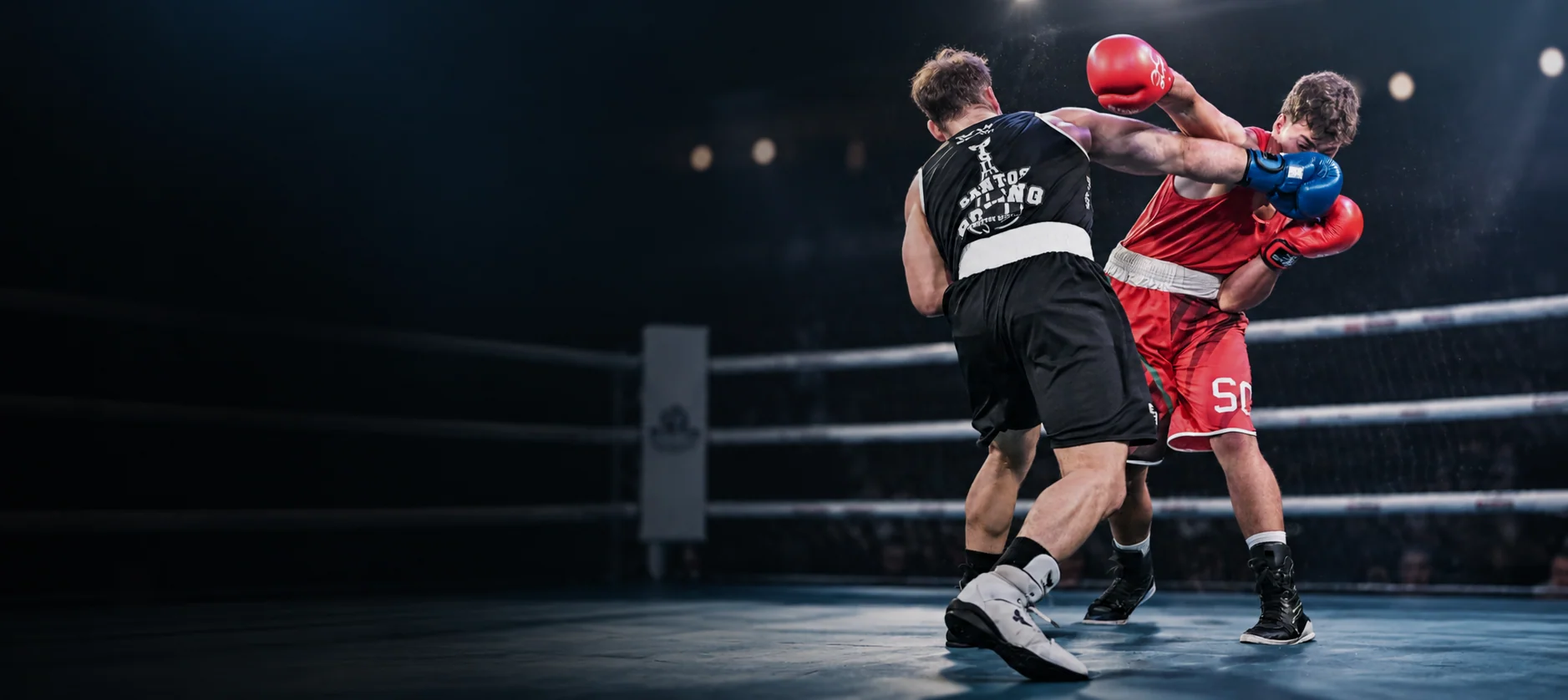Atletas da Santos Boxing em combate na Team Santos, Laguna